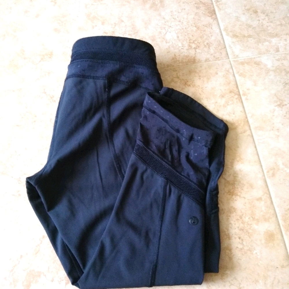 Lululemon leggings size 6